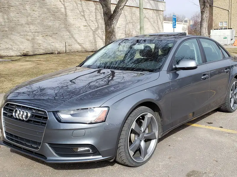 2013 Audi A4, šedá, 99 200 km, dovoz Kanada — foto 2 z 10