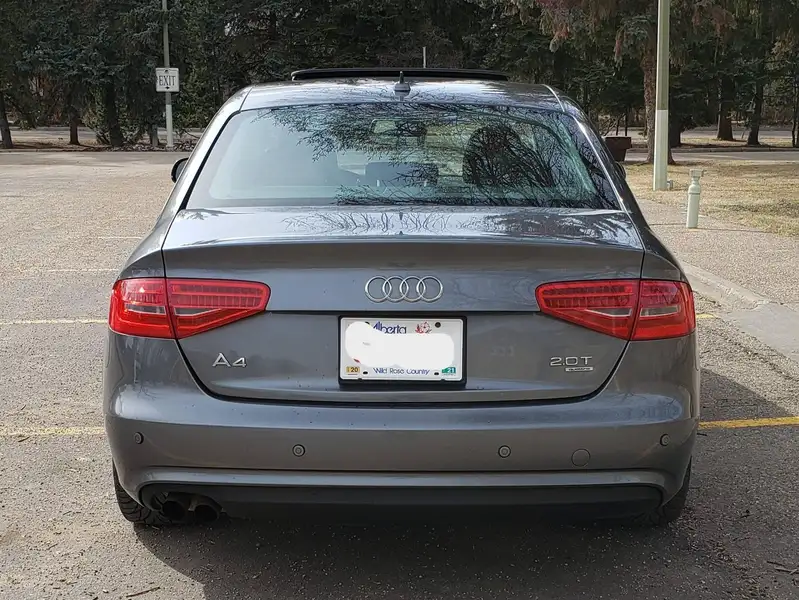 2013 Audi A4, šedá, 99 200 km, dovoz Kanada — foto 4 z 10