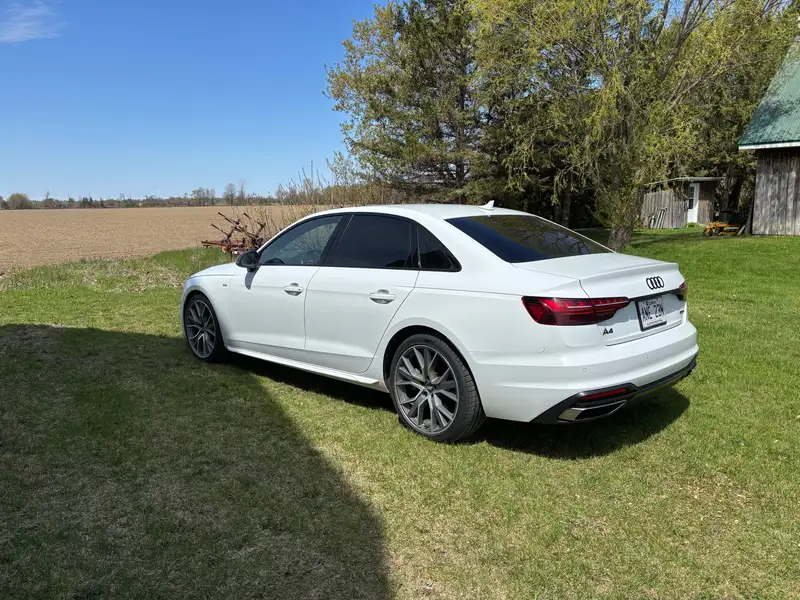 2020 Audi A4 Progressiv, bílá, 85 400 km, dovoz Kanada — foto 2 z 10