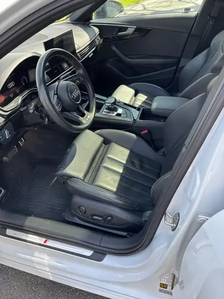 2020 Audi A4 Progressiv, bílá, 85 400 km, dovoz Kanada — foto 7 z 10