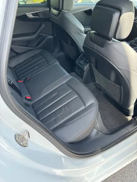 2020 Audi A4 Progressiv, bílá, 85 400 km, dovoz Kanada — foto 8 z 10