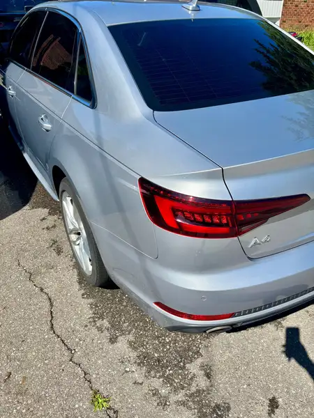 2018 Audi A4 Technik, stříbrná, 124 000 km, dovoz Kanada — foto 4 z 12