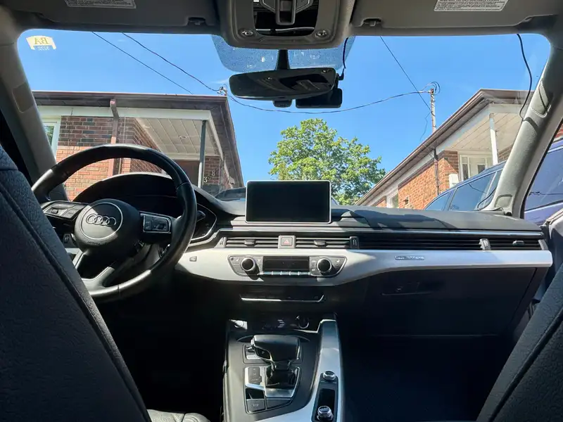 2018 Audi A4 Technik, stříbrná, 124 000 km, dovoz Kanada — foto 7 z 12