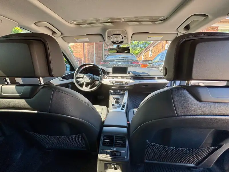 2018 Audi A4 Technik, stříbrná, 124 000 km, dovoz Kanada — foto 8 z 12