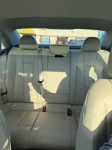 2017 Audi A4 Progressiv, červená, 148 000 km, dovoz Kanada — foto 5 z 12