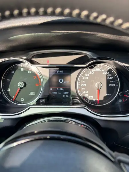 2016 Audi A4 Progressiv, modrá, 175 464 km, dovoz Kanada — foto 12 z 12