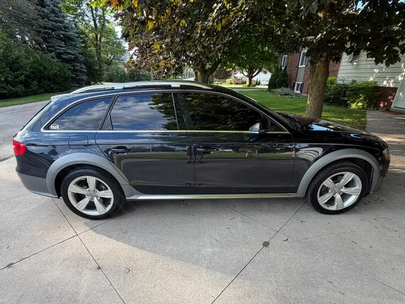 2016 Audi A4 Progressiv, modrá, 175 464 km, dovoz Kanada — foto 2 z 12