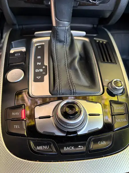 2016 Audi A4 Progressiv, modrá, 175 464 km, dovoz Kanada — foto 9 z 12