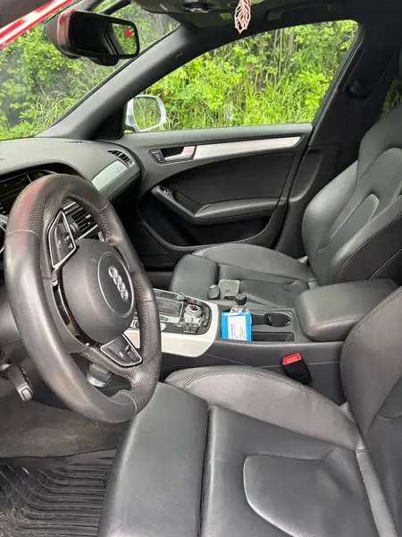 2016 Audi A4 Progressiv plus, stříbrná, 179 000 km, dovoz Kanada — foto 2 z 8