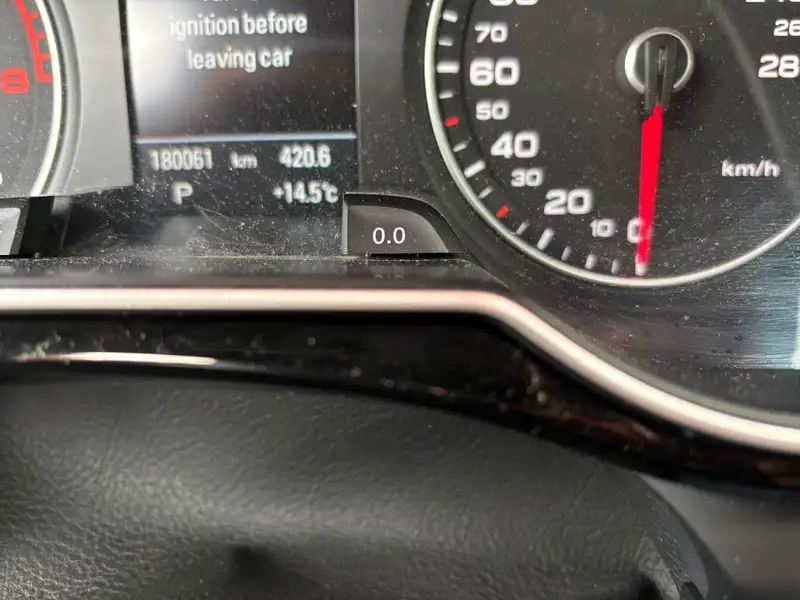 2016 Audi A4 Progressiv plus, stříbrná, 179 000 km, dovoz Kanada — foto 3 z 8