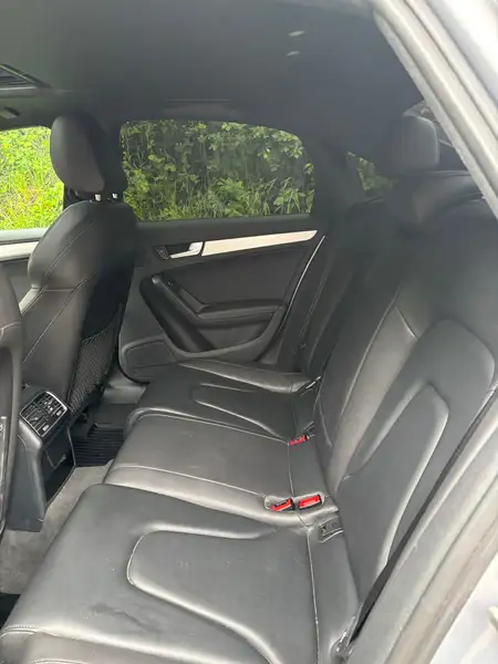 2016 Audi A4 Progressiv plus, stříbrná, 179 000 km, dovoz Kanada — foto 5 z 8