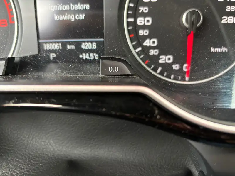2016 Audi A4 Progressiv plus, stříbrná, 179 000 km, dovoz Kanada — foto 6 z 8
