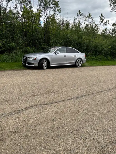 2016 Audi A4 Progressiv plus, stříbrná, 179 000 km, dovoz Kanada — foto 8 z 8