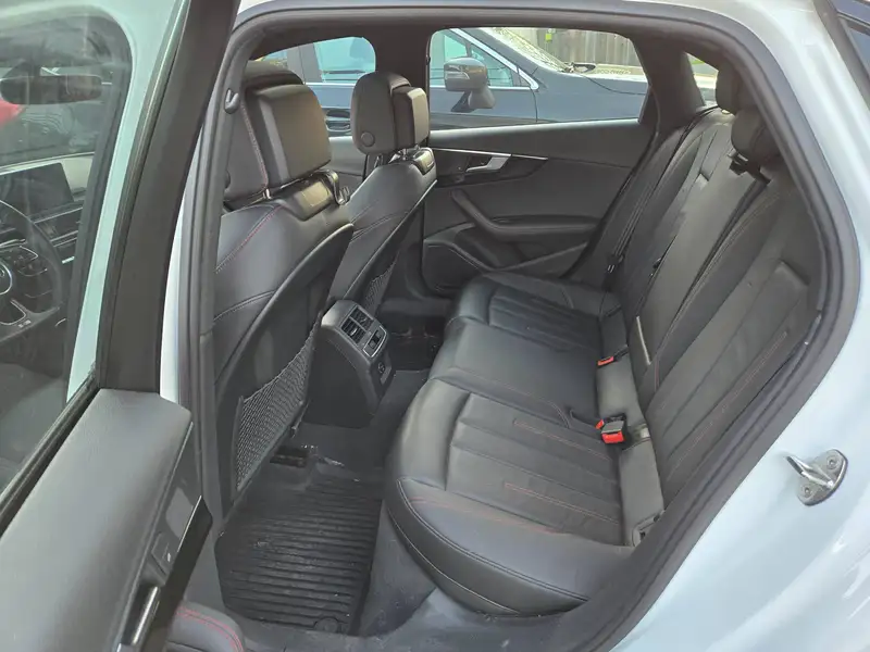 2019 Audi A4 Progressiv, bílá, 72 872 km, dovoz Kanada — foto 6 z 10