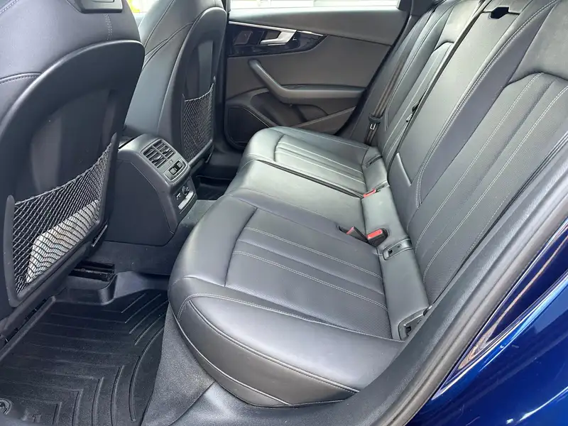 2022 Audi A4 Technik, modrá, 78 500 km, dovoz Kanada — foto 12 z 12