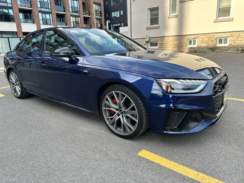 2022 Audi A4 Technik, modrá, 78 500 km, dovoz Kanada — foto 2 z 12
