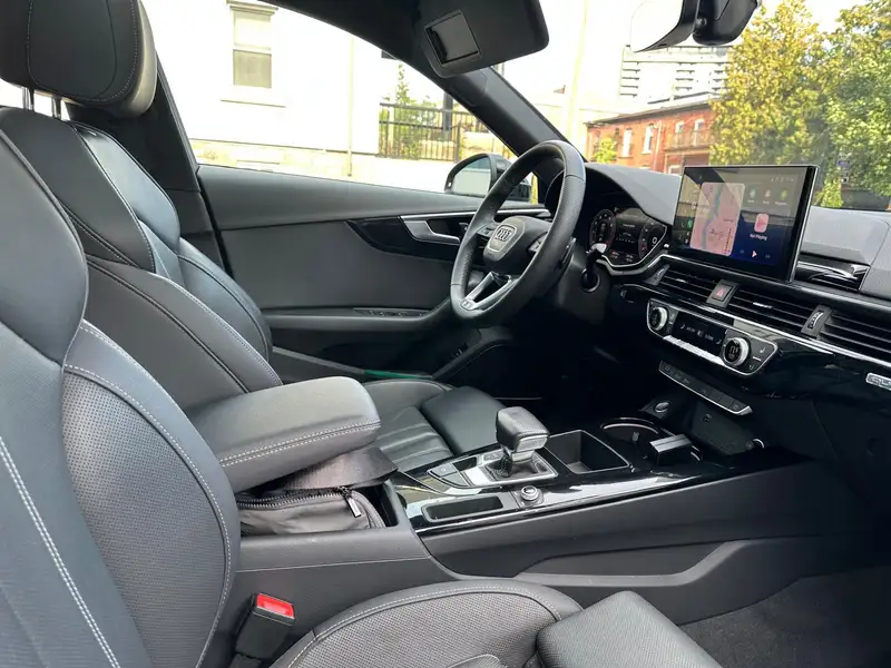 2022 Audi A4 Technik, modrá, 78 500 km, dovoz Kanada — foto 9 z 12