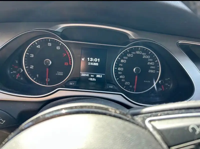 2016 Audi A4 Technik, modrá, 233 000 km, dovoz Kanada — foto 6 z 6