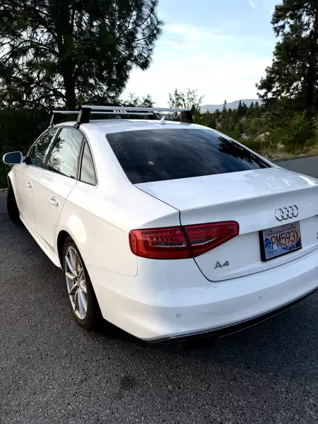 Audi A4 4dr Sdn Auto Progressiv plus quattro, 189 000 km, dovoz Kanada — foto 2 z 8