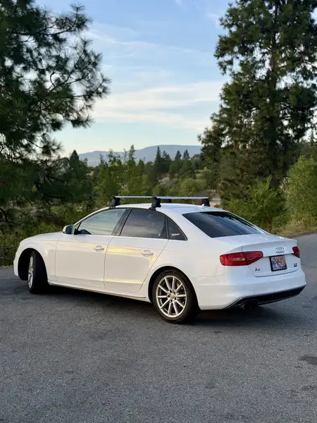Audi A4 4dr Sdn Auto Progressiv plus quattro, 189 000 km, dovoz Kanada — foto 3 z 8