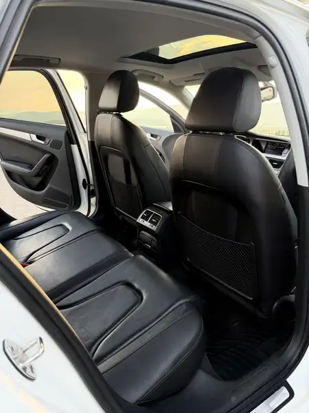 Audi A4 4dr Sdn Auto Progressiv plus quattro, 189 000 km, dovoz Kanada — foto 5 z 8