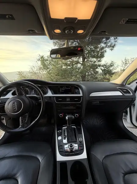 Audi A4 4dr Sdn Auto Progressiv plus quattro, 189 000 km, dovoz Kanada — foto 6 z 8