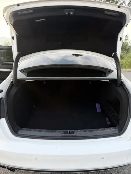 Audi A4 4dr Sdn Auto Progressiv plus quattro, 189 000 km, dovoz Kanada — foto 7 z 8