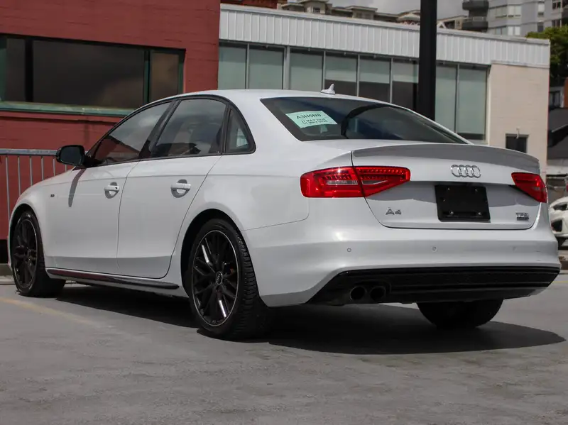 2016 Audi A4 Progressiv Plus, bílá, 142 000 km, dovoz Kanada — foto 3 z 8