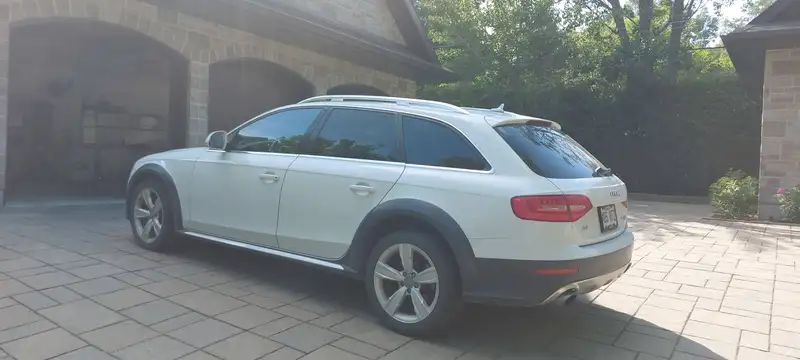 2013 Audi A4 Premium Plus, bílá, 121 000 km, dovoz Kanada — foto 2 z 5