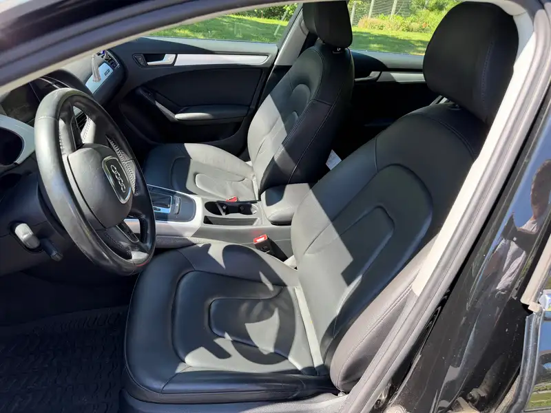2012 Audi A4 Premium, černá, 114 000 km, dovoz Kanada — foto 4 z 9