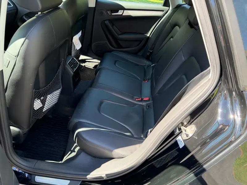 2012 Audi A4 Premium, černá, 114 000 km, dovoz Kanada — foto 9 z 9