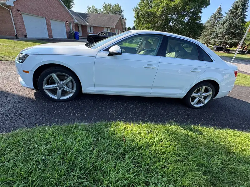 2017 Audi A4 Progressiv, bílá, 123 390 km, dovoz Kanada — foto 3 z 9
