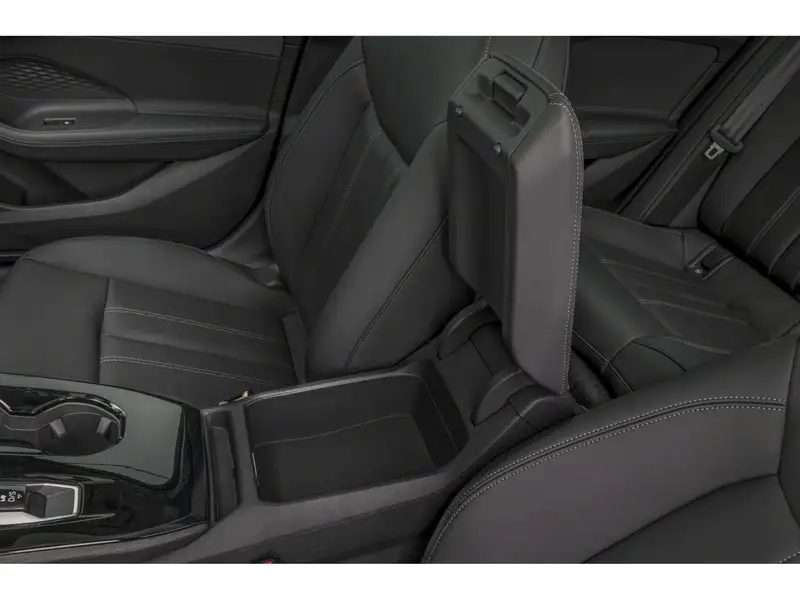 2025 Audi A5 Technik, černá, 53 km, dovoz Kanada — foto 9 z 11