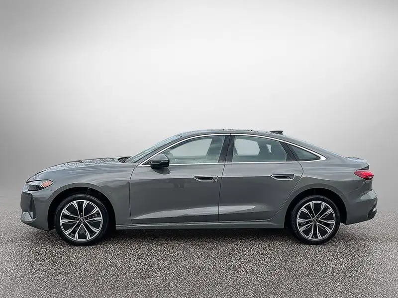 2025 Audi A5 Progressiv, šedá, 1 563 km, dovoz Kanada — foto 8 z 12