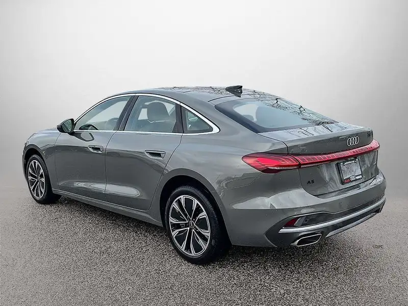 2025 Audi A5 Progressiv, šedá, 1 563 km, dovoz Kanada — foto 9 z 12