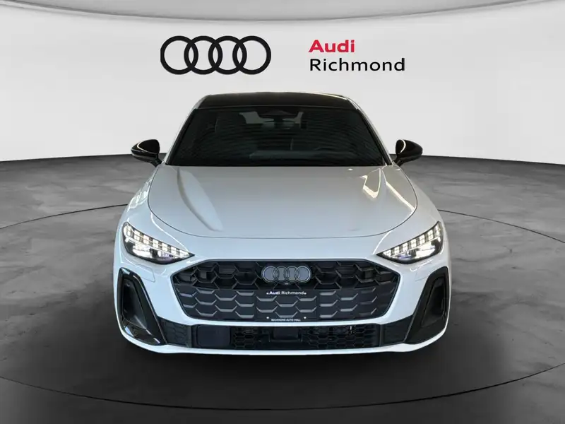 2026 Audi A5 Progressiv, bílá, 90 km, dovoz Kanada — foto 2 z 12