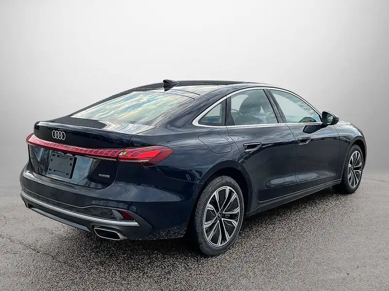 2025 Audi A5 Progressiv, modrá, 23 km, dovoz Kanada — foto 5 z 12