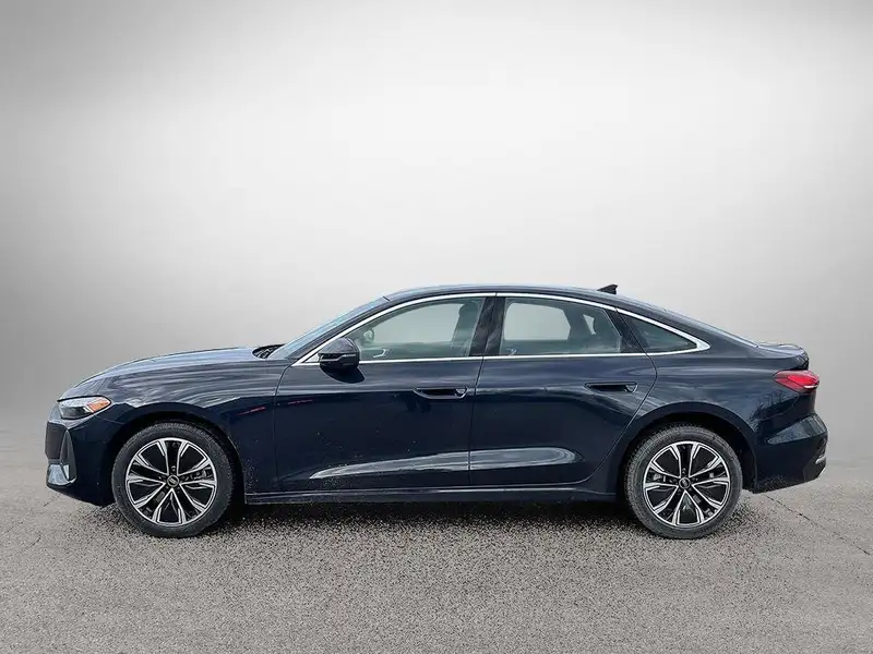 2025 Audi A5 Progressiv, modrá, 23 km, dovoz Kanada — foto 8 z 12