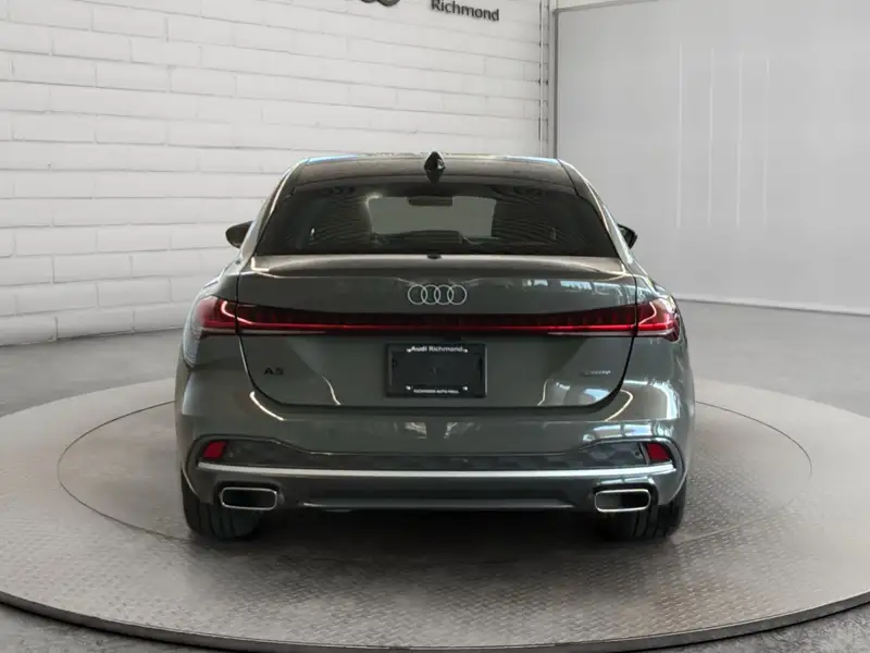 2026 Audi A5 Progressiv, šedá, 90 km, dovoz Kanada — foto 6 z 12