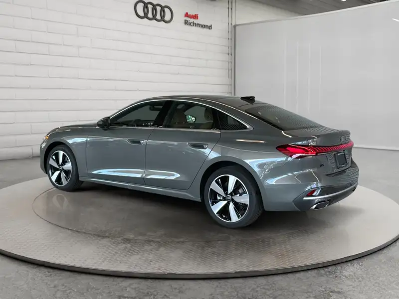 2026 Audi A5 Progressiv, šedá, 90 km, dovoz Kanada — foto 7 z 12