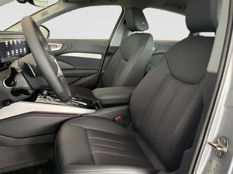 2026 Audi A5 Progressiv, stříbrná, 90 km, dovoz Kanada — foto 10 z 12