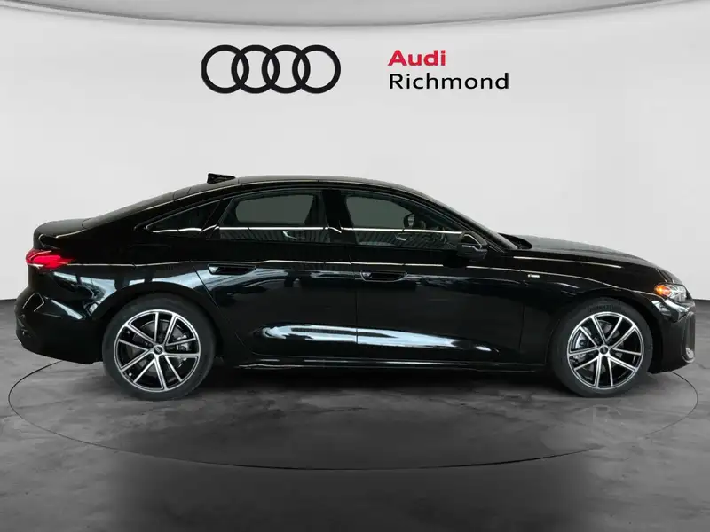 2026 Audi A5 Progressiv, černá, 90 km, dovoz Kanada — foto 4 z 12
