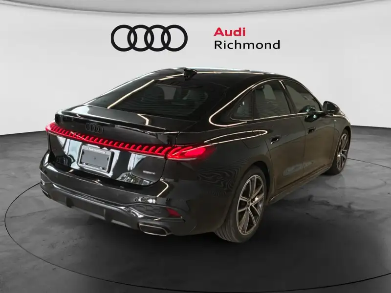 2026 Audi A5 Progressiv, černá, 90 km, dovoz Kanada — foto 5 z 12