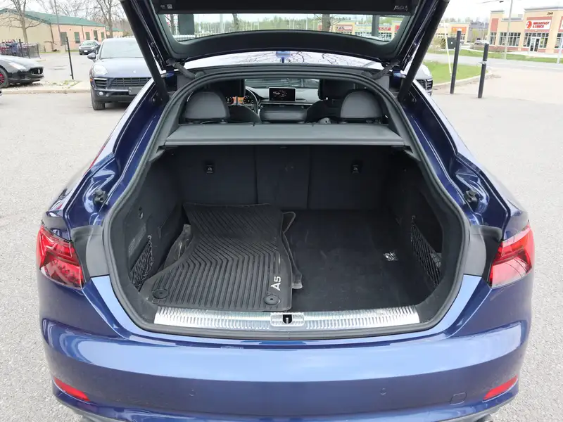 2018 Audi A5 Technik, modrá, 98 236 km, dovoz Kanada — foto 9 z 12