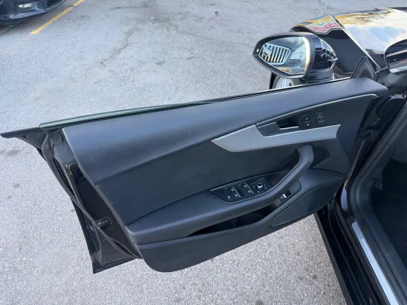 2018 Audi A5 Technik, černá, 161 148 km, dovoz Kanada — foto 11 z 12