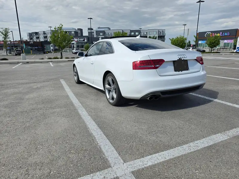 2012 Audi A5, bílá, 106 549 km, dovoz Kanada — foto 4 z 7