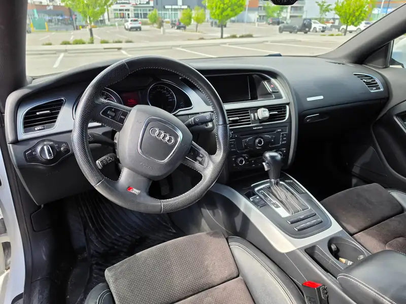 2012 Audi A5, bílá, 106 549 km, dovoz Kanada — foto 6 z 7