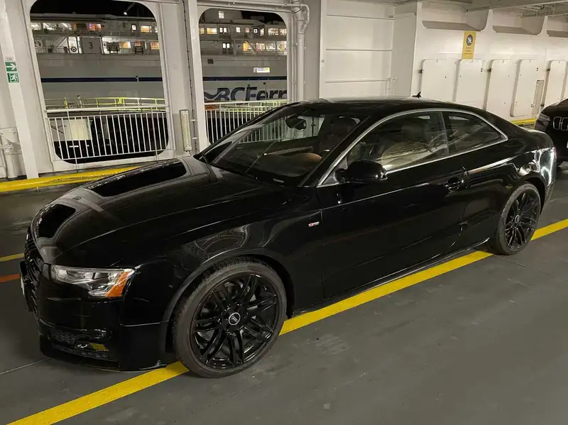 2017 Audi A5 Progressiv, černá, 38 000 km, dovoz Kanada — foto 4 z 6