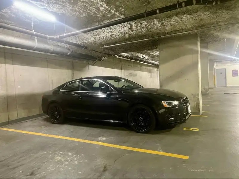 2017 Audi A5 Progressiv, černá, 38 000 km, dovoz Kanada — foto 6 z 6