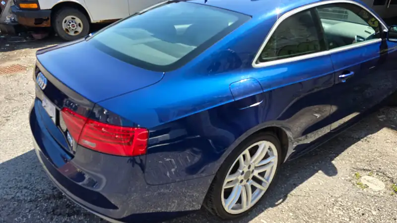 2015 Audi A5 Progressiv, modrá, 173 100 km, dovoz Kanada — foto 4 z 7